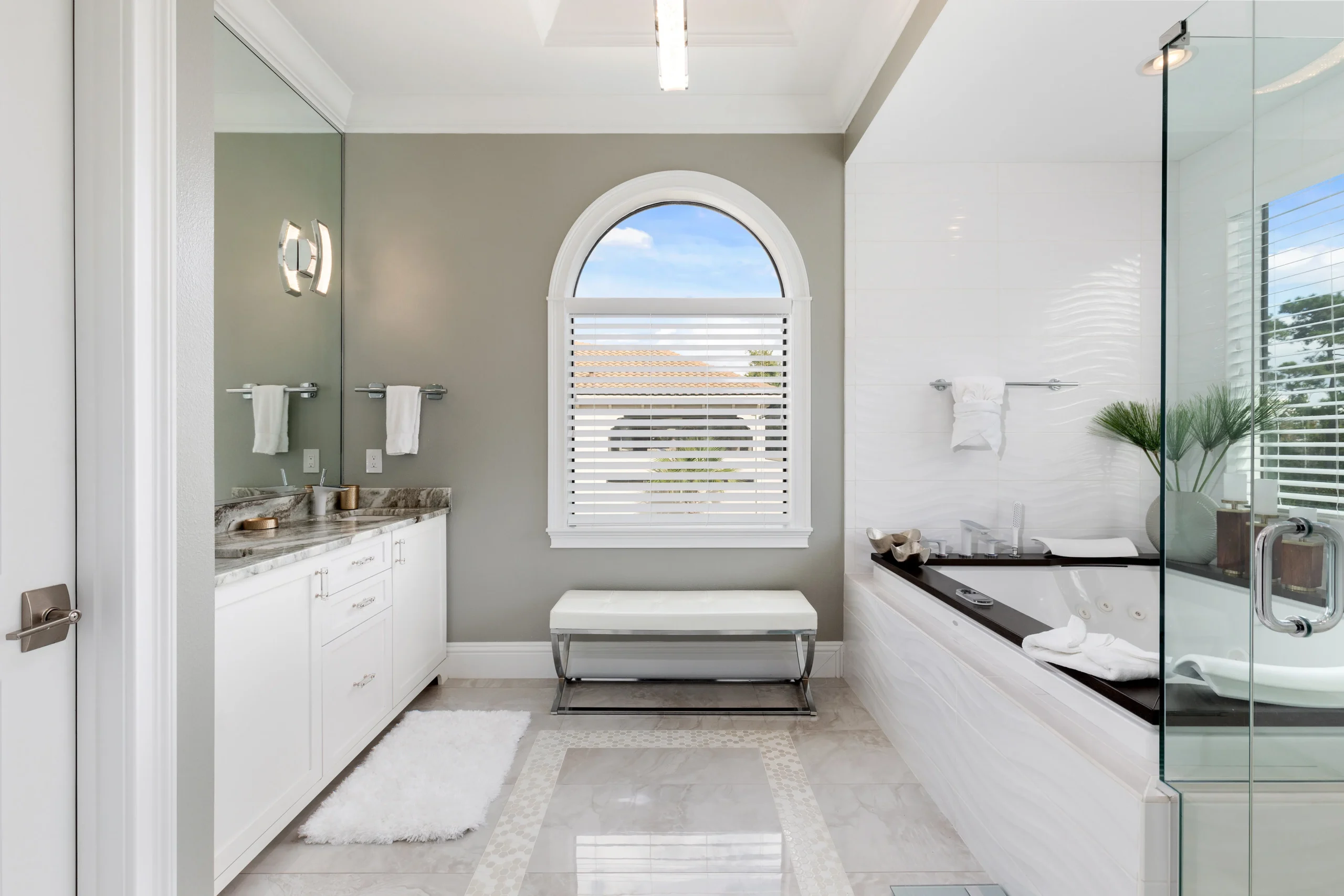 Royal Room Bathroom